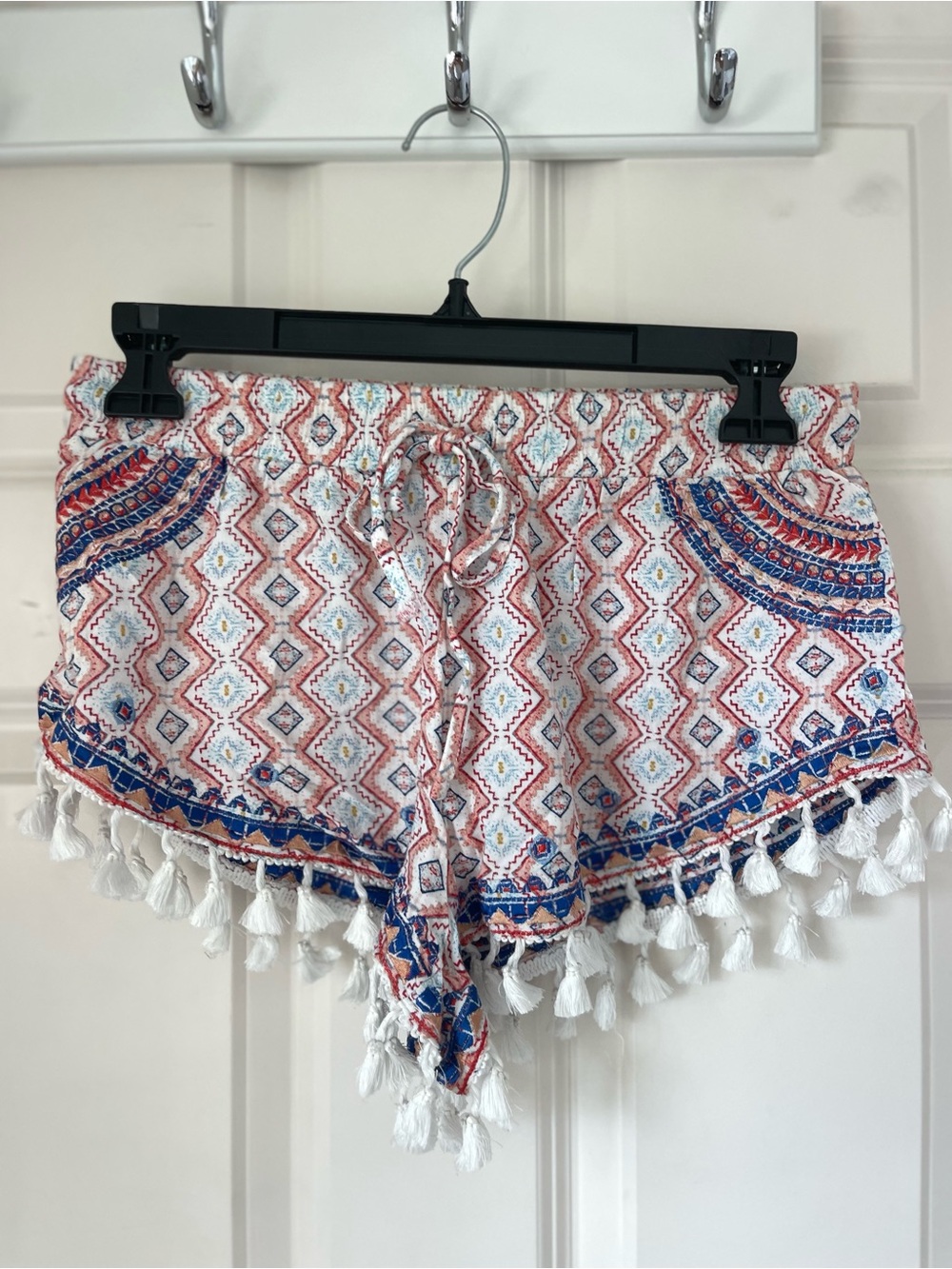 Me to We White, Blue & Coral Boho Tassel-Trim High-Waist Shorts